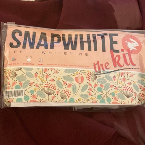 3/$135 Snapwhite “The Kit” Teeth Whitening Kit - Picture 1 of 2